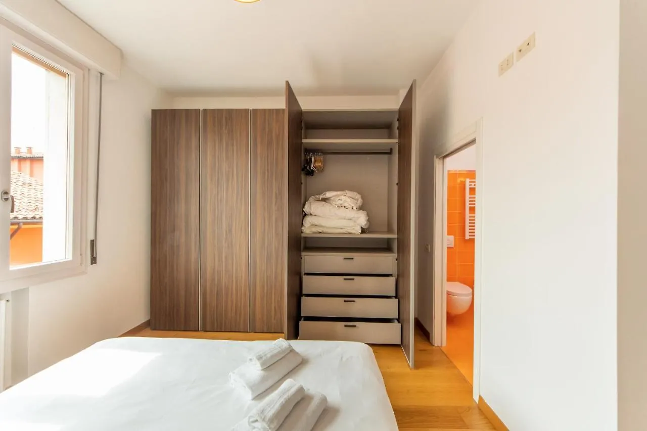 Housmart Sant'Isaia 67/2 Apartment Bologna