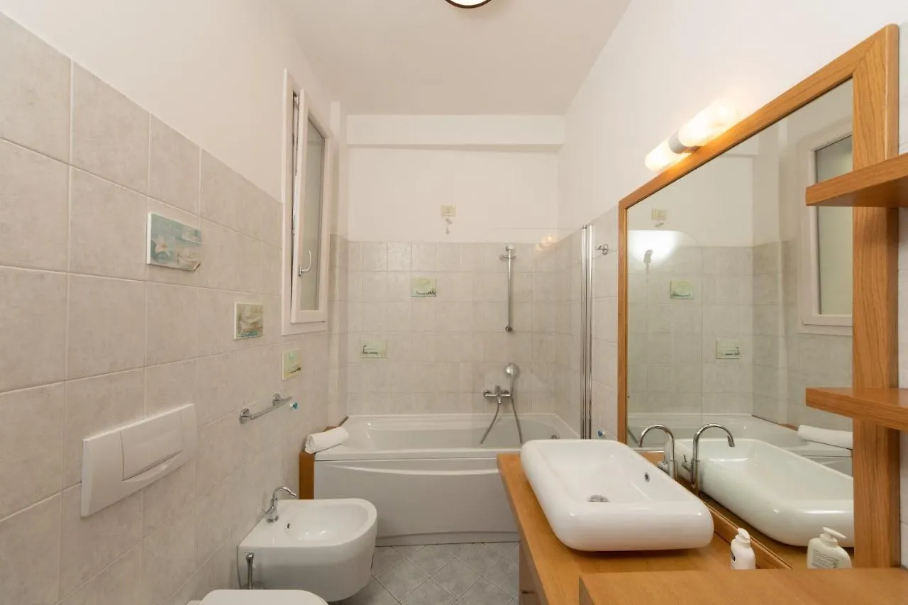 Housmart Sant'Isaia 67/2 Apartment Bologna
